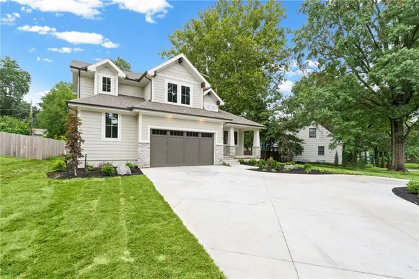 2512 Somerset DR, Prairie Village, KS 66208
