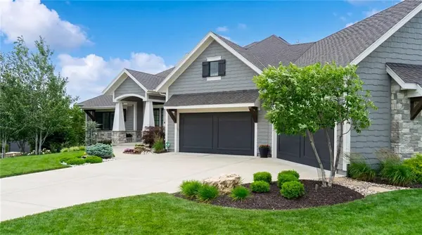 21303 W 94th TER, Lenexa, KS 66220