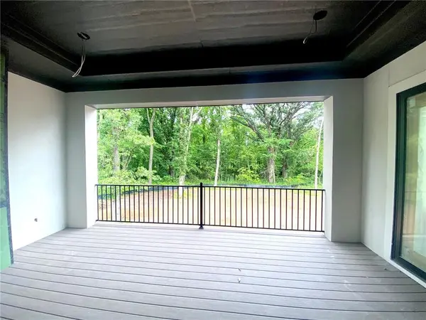 12202 W 165th TER, Overland Park, KS 66221