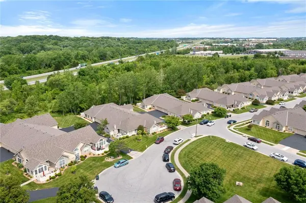 6024 NE KENSINGTON CT, Lee's Summit, MO 64064