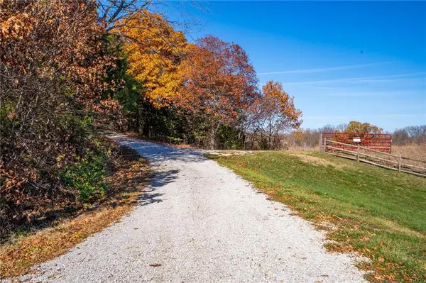 770 E 1300 RD, Lawrence, KS 66046