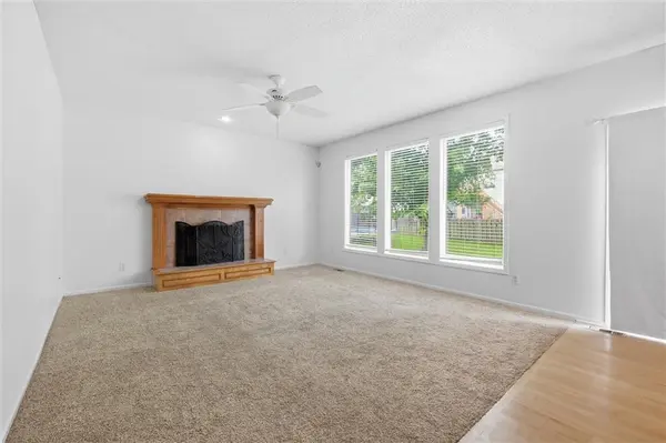 1044 N Troost AVE, Olathe, KS 66061
