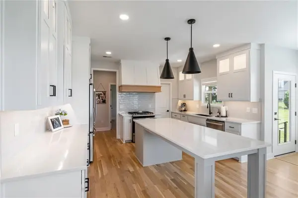 2310 SW Serena PL, Lee's Summit, MO 64082