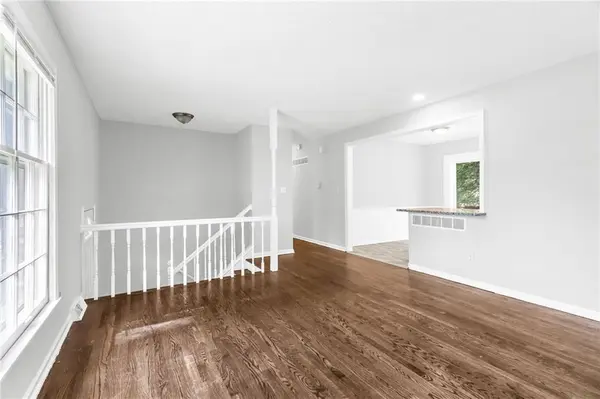 1908 SW 2nd ST, Lee's Summit, MO 64081