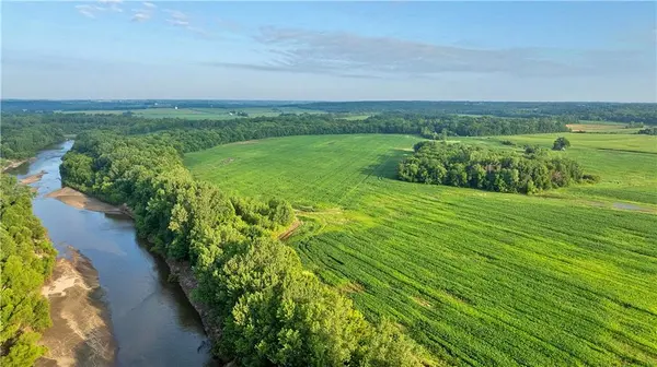 Z HWY, Pattonsburg, MO 64670
