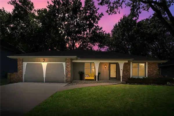 13711 W 69th ST, Shawnee, KS 66216
