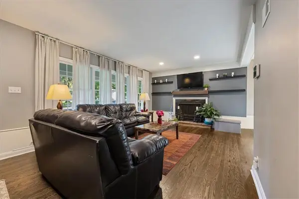 4214 E 68th ST, Kansas City, MO 64132
