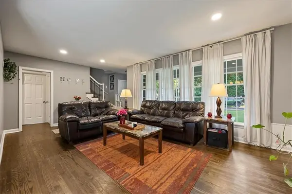 4214 E 68th ST, Kansas City, MO 64132