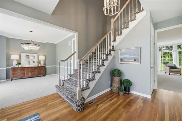 5404 Meadow Lake N/A, Parkville, MO 64152