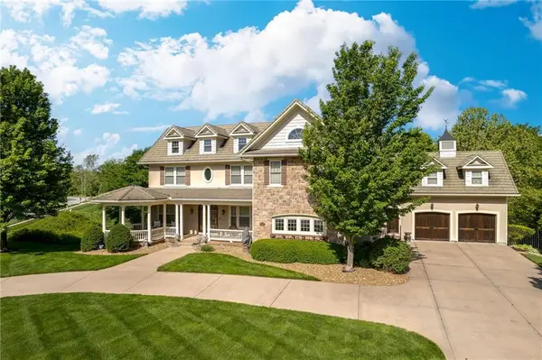 6436 N National DR,  Parkville,  MO 64152
