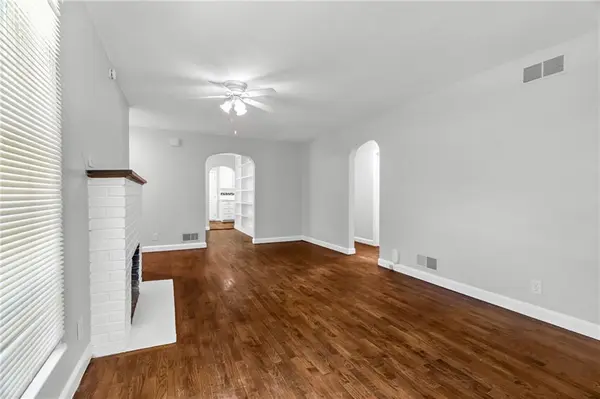 3701 NE 34 TER, Kansas City, MO 64117