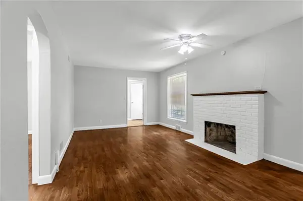 3701 NE 34 TER, Kansas City, MO 64117