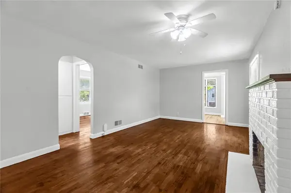 3701 NE 34 TER, Kansas City, MO 64117