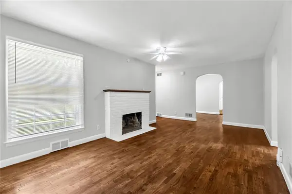 3701 NE 34 TER, Kansas City, MO 64117