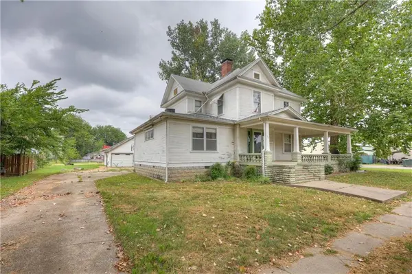 301 W Pine ST, Columbus, KS 66725