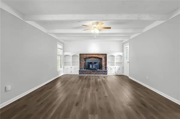611 SW Murray RD, Lee's Summit, MO 64081