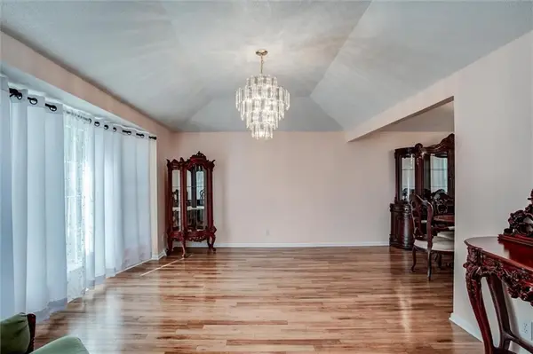 9130 W 92nd TER, Overland Park, KS 66212