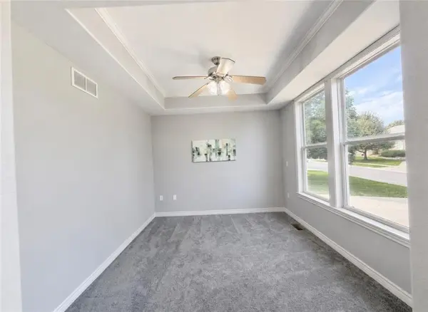 5217 Carson DR, Lawrence, KS 66049
