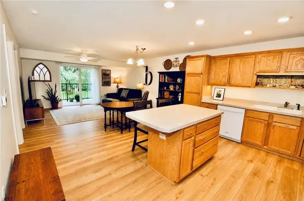 2651 NW Barry RD #301, Kansas City, MO 64154