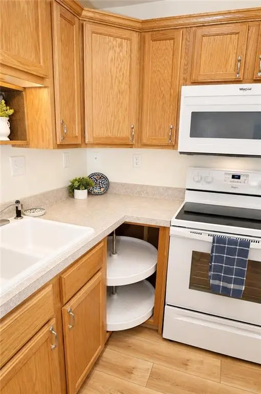 2651 NW Barry RD #301, Kansas City, MO 64154