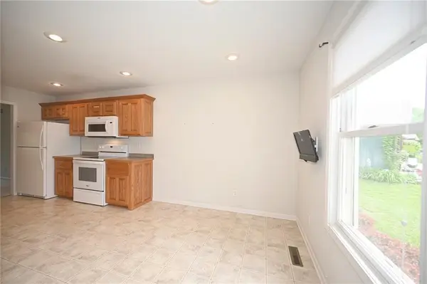 14 Sandi CIR, Dearborn, MO 64439