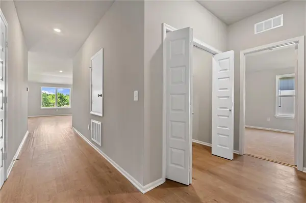705 SW 6th TER, Oak Grove, MO 64075