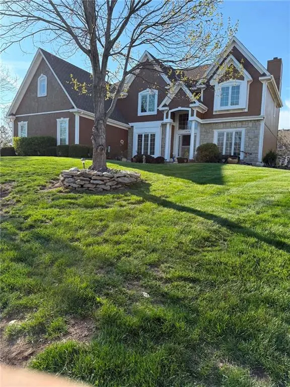 15054 Cedar ST, Leawood, KS 66224