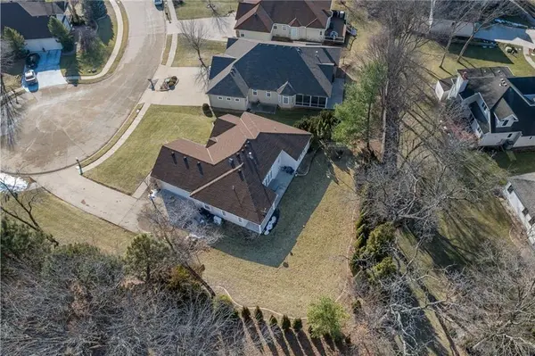 4109 Hidden Valley DR, St Joseph, MO 64506