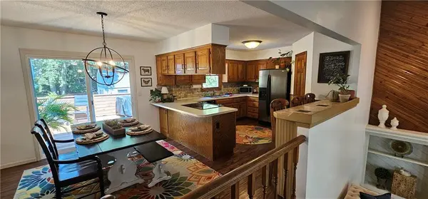 15302 W 121st TER, Olathe, KS 66062
