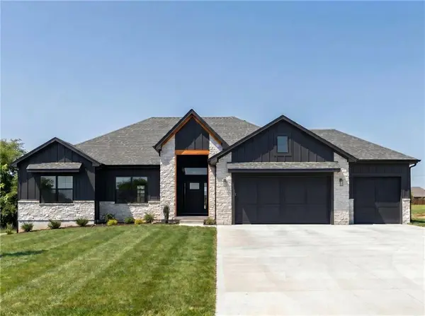 30301 E 138th ST, Lee's Summit, MO 64086