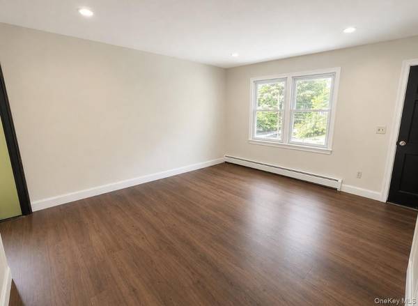 142 New York AVE, Sound Beach, NY 11789