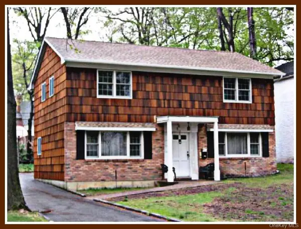 12 HUTCHINSON CT, Great Neck, NY 11023