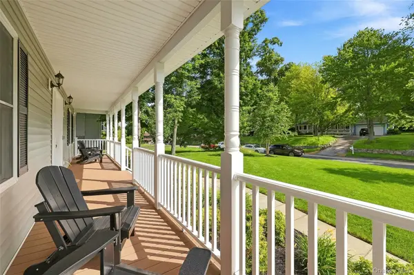 39 E Hill RD, Cortlandt Manor, NY 10567