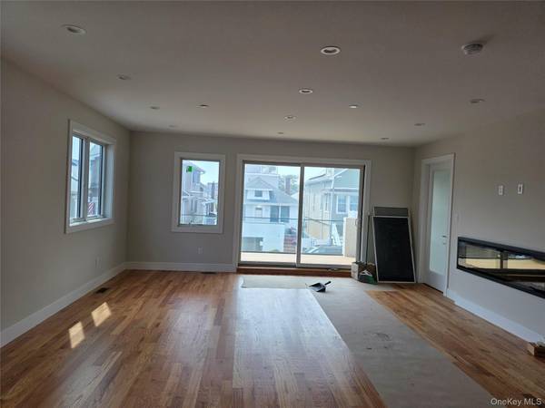 72 Ohio AVE #Lower, Long Beach, NY 11561