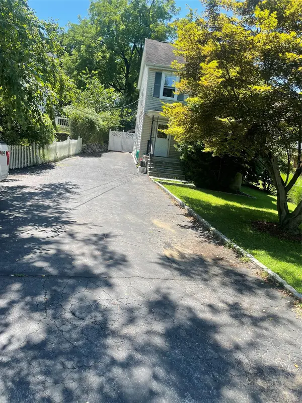 16 Taxter RD, Irvington, NY 10533