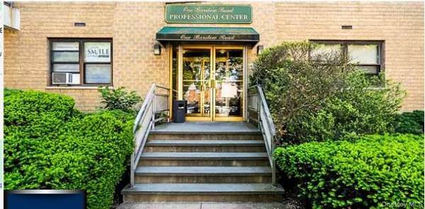 1 Barstow RD #P20, Great Neck, NY 11021