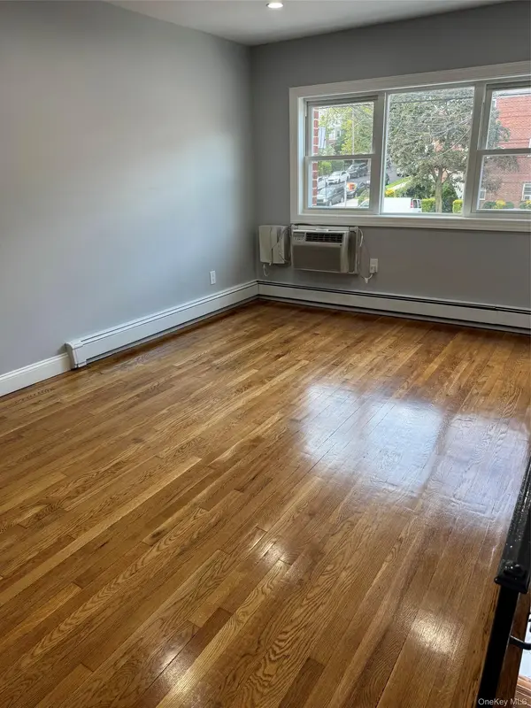 21408 Hillside AVE, Queens Village, NY 11427