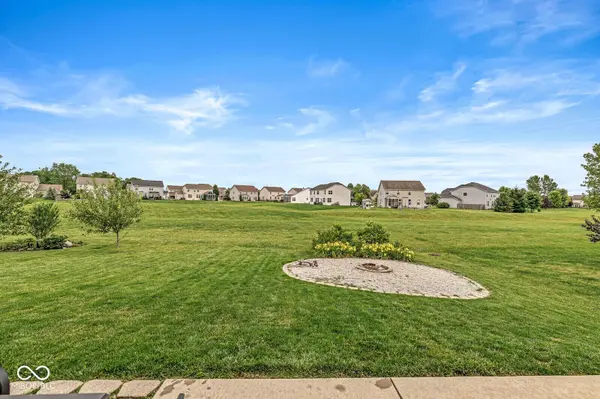 7713 Eagle Point, Zionsville, IN 46077
