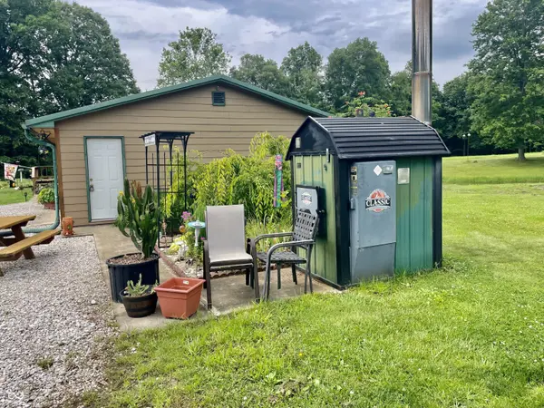 2301 Combes RD, Quincy, IN 47456