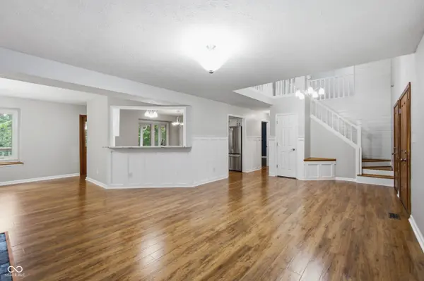 635 Mulberry ST, Zionsville, IN 46077