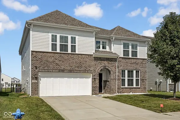 2346 Creek Bank DR, Columbus, IN 47201