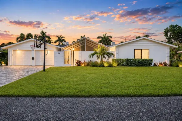 1761 SANDALWOOD DR, Sarasota, FL 34231
