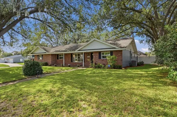 2021 CHARNES DR, Lakeland, FL 33813