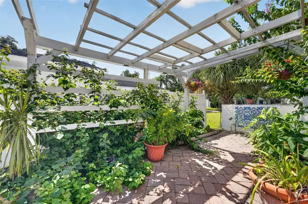 1611 CHESTNUT AVE, Winter Park, FL 32789