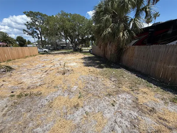 6825 GARDEN DR, New Port Richey, FL 34652