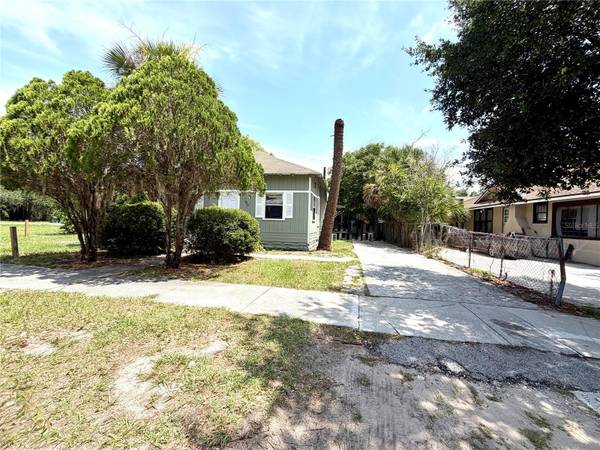 209 AVENUE C NE, Winter Haven, FL 33881