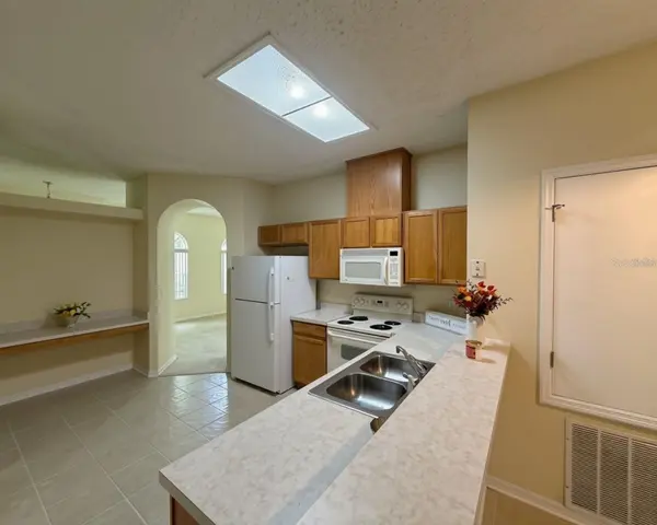 10130 SHADOW CREEK DR, Orlando, FL 32832