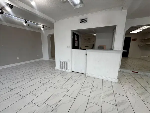 2206 E SILVER SPRINGS BLVD, Ocala, FL 34470