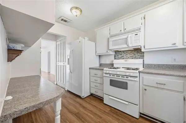 100 EL CAMINO DR #101, Winter Haven, FL 33884