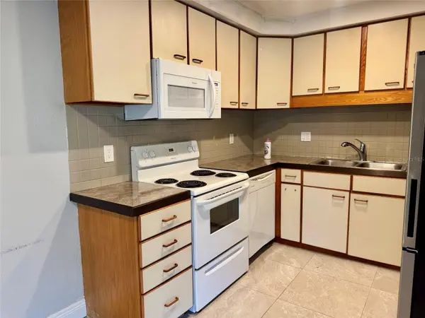 14649 PINE GLEN CIR, Lutz, FL 33559